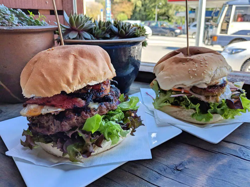 New Zealand Road Trip: Red Star Burger Bar in Wanaka, New Zealand