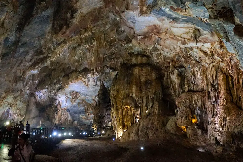 Caves Around The World in Asia: Paradise Cave in Phong Nha Ke Bang National Park, Vietnam