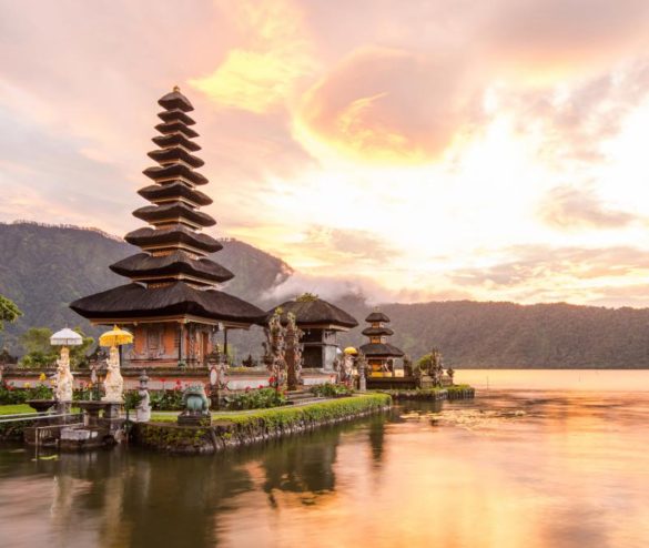 Pink and orange skies with the views of Pura Ulun Danu Beratan and Lake Beratan in North Bali.
