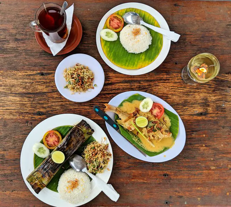 Try Warung Bambu for delicious seafood when you're on Nusa Lembongan.