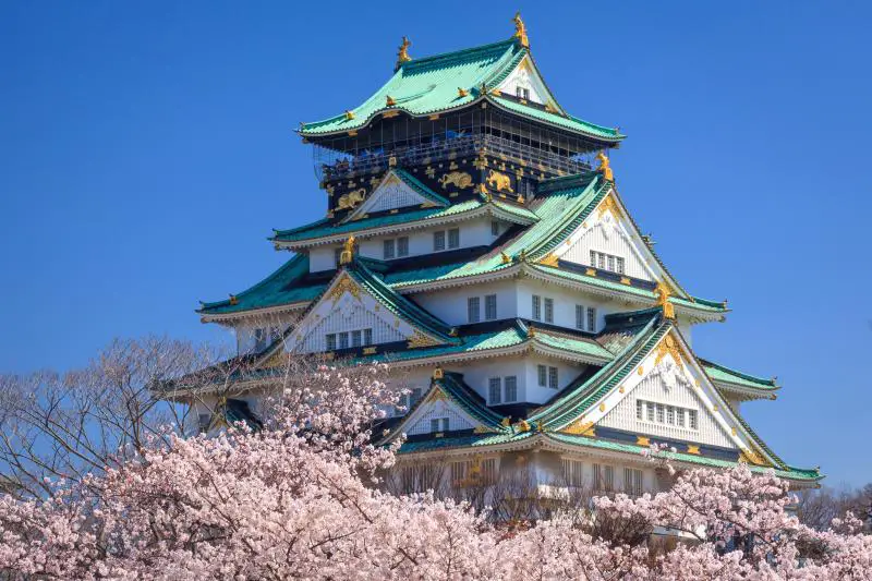 During your Osaka itinerary, check out the beautiful Osaka Castle. It's beautiful during the spring season with the cherry blossom trees.