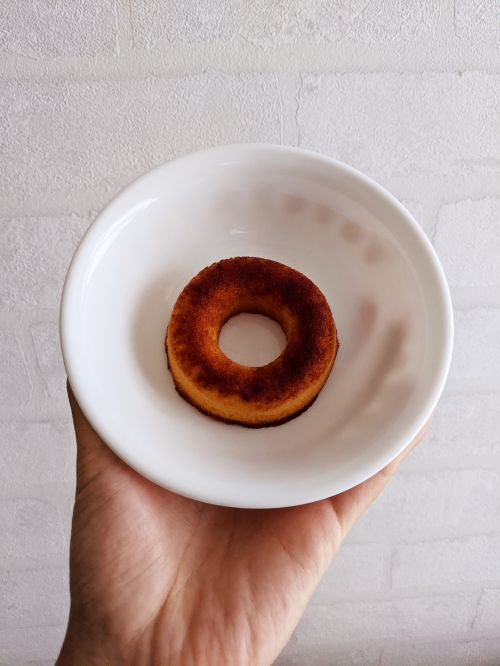 A Yokohama caramel ring cake that is in a bowl
