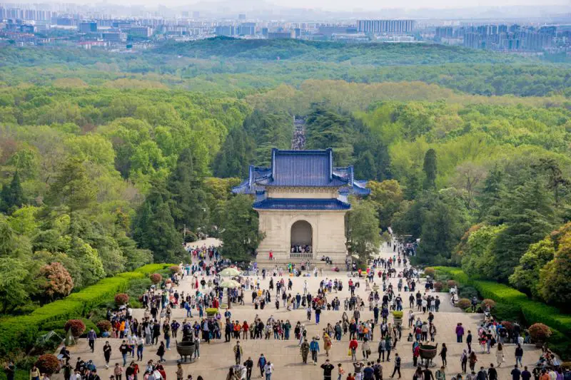 Crowds of people visit the Sun Yat-sen Mausoleum in Nanjing, China