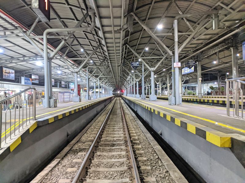 An empty train platform and railway at Yogyarkarta train station