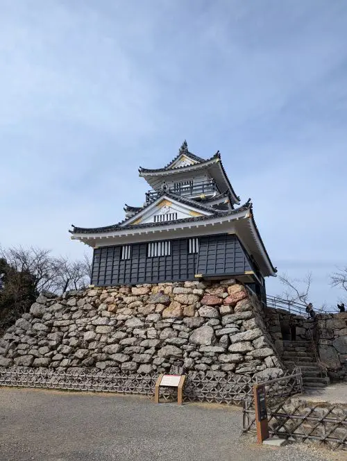 The entrance to Hamamatsu Castle's black and white castle